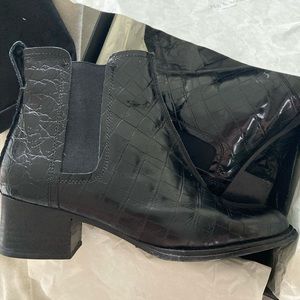 Rag and bone walker boots in croc 37.5